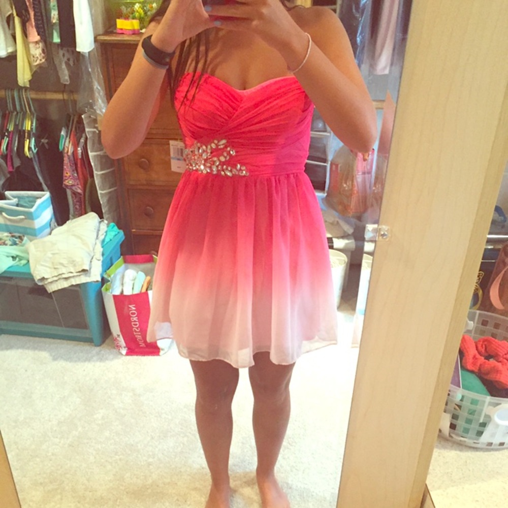 Pink ombré strapless dress